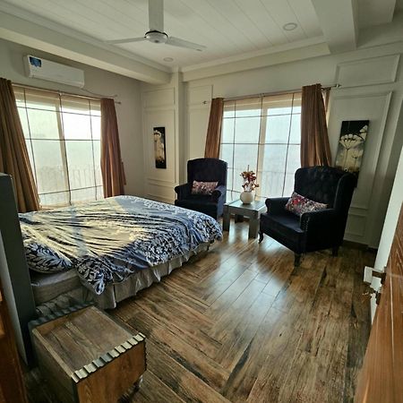 Aesthetic Scenic Luxurious Apartment - Bahria Heights ラーワルピンディー エクステリア 写真