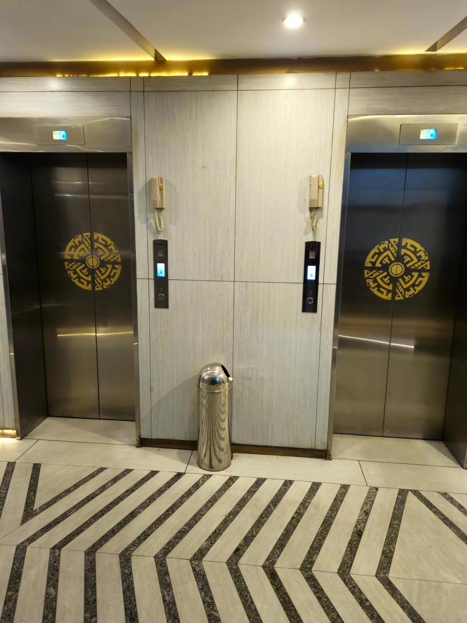 Aesthetic Scenic Luxurious Apartment - Bahria Heights ラーワルピンディー エクステリア 写真