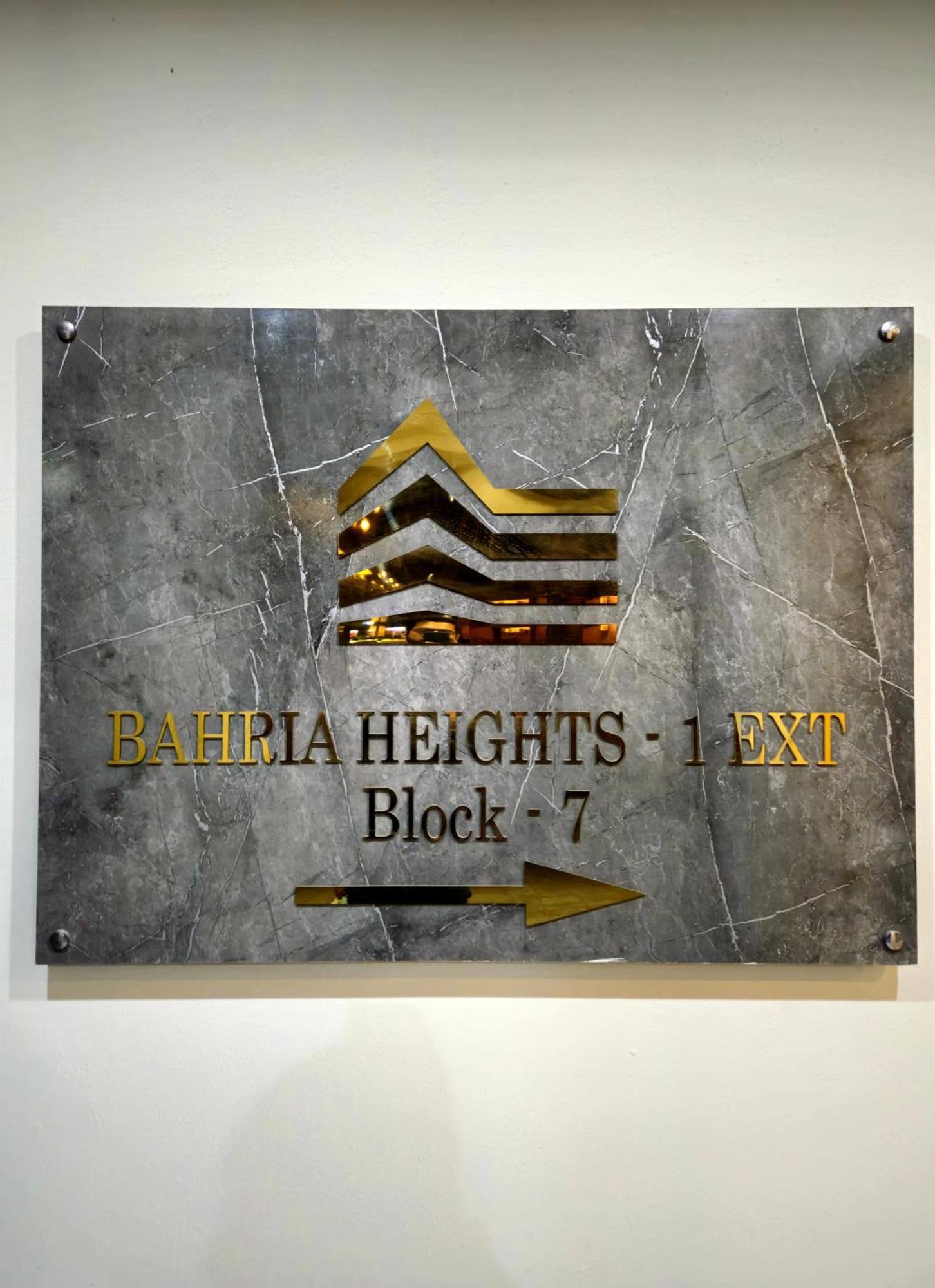 Aesthetic Scenic Luxurious Apartment - Bahria Heights ラーワルピンディー エクステリア 写真