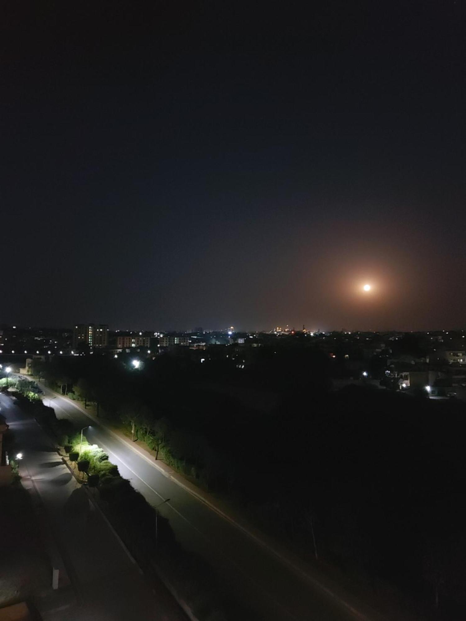 Aesthetic Scenic Luxurious Apartment - Bahria Heights ラーワルピンディー エクステリア 写真