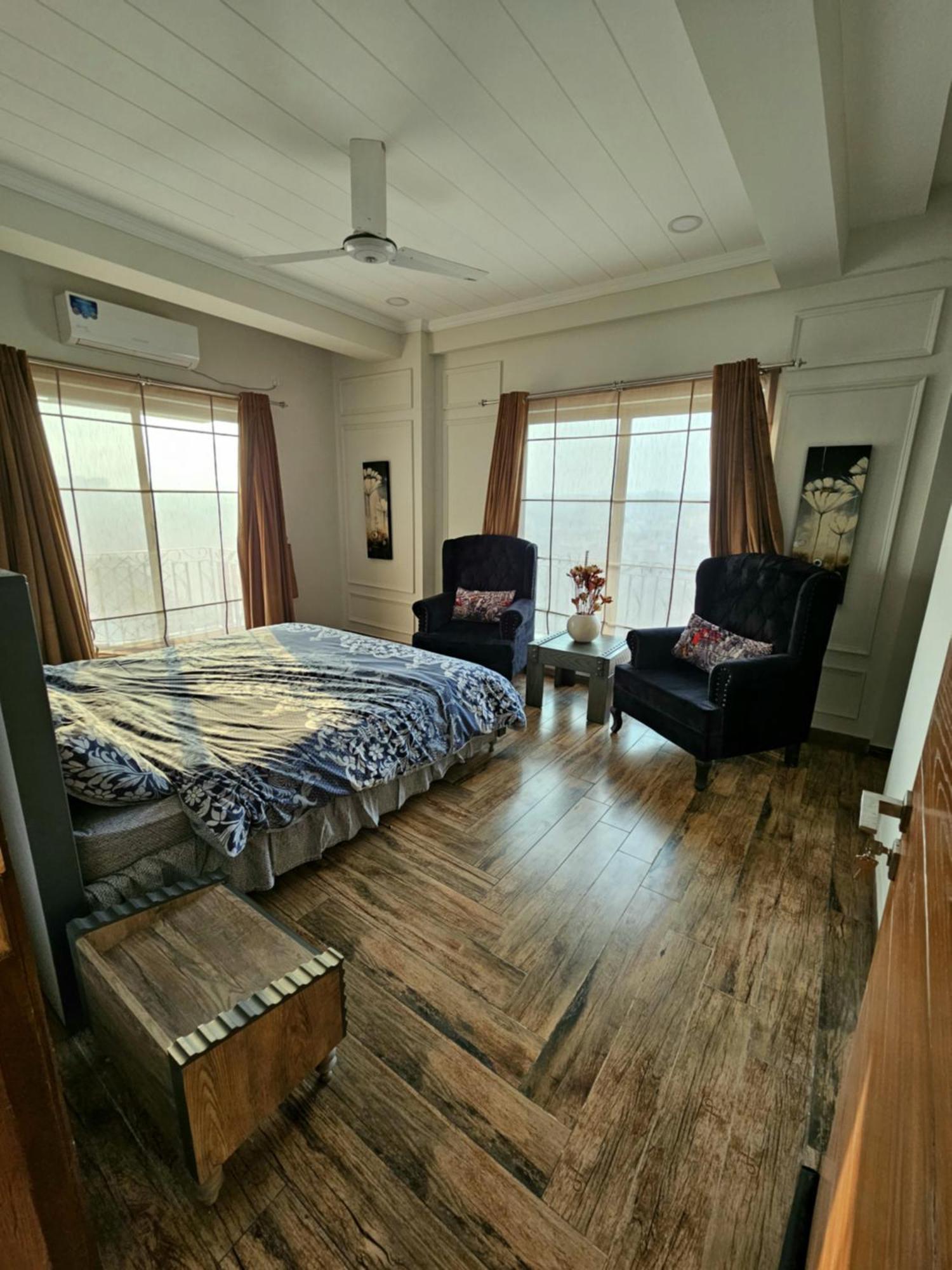 Aesthetic Scenic Luxurious Apartment - Bahria Heights ラーワルピンディー エクステリア 写真