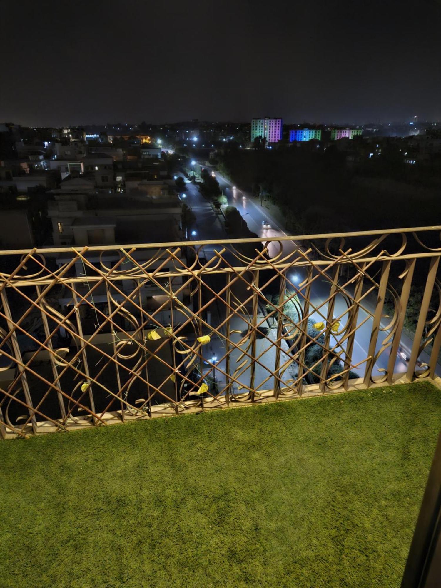 Aesthetic Scenic Luxurious Apartment - Bahria Heights ラーワルピンディー エクステリア 写真